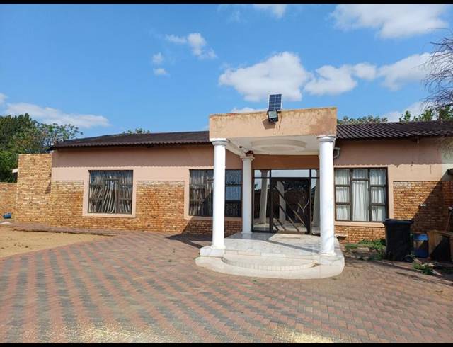 3 BEDROOM PROPERTY TO RENT IN RASLOUW